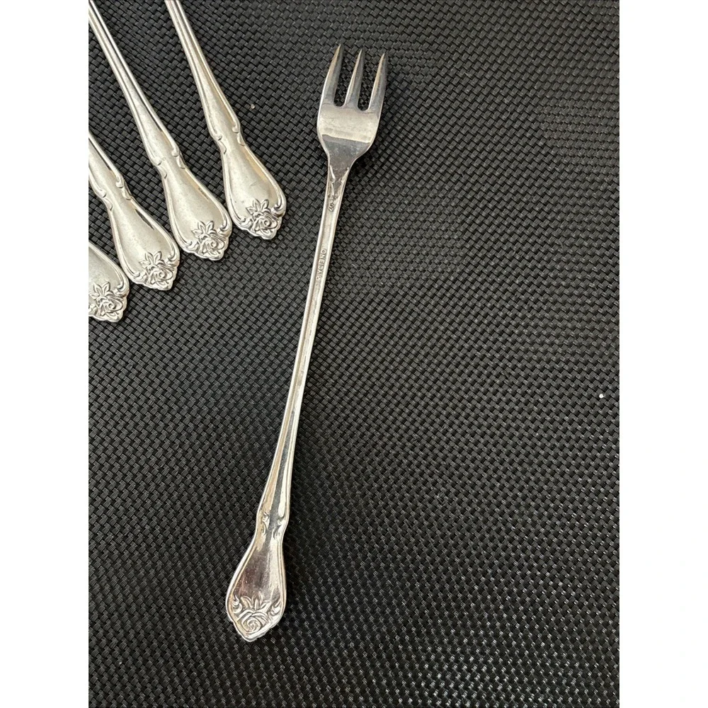 Oneida ARBOR ROSE Stainless True Rose Flatware - 8 Cocktail forks